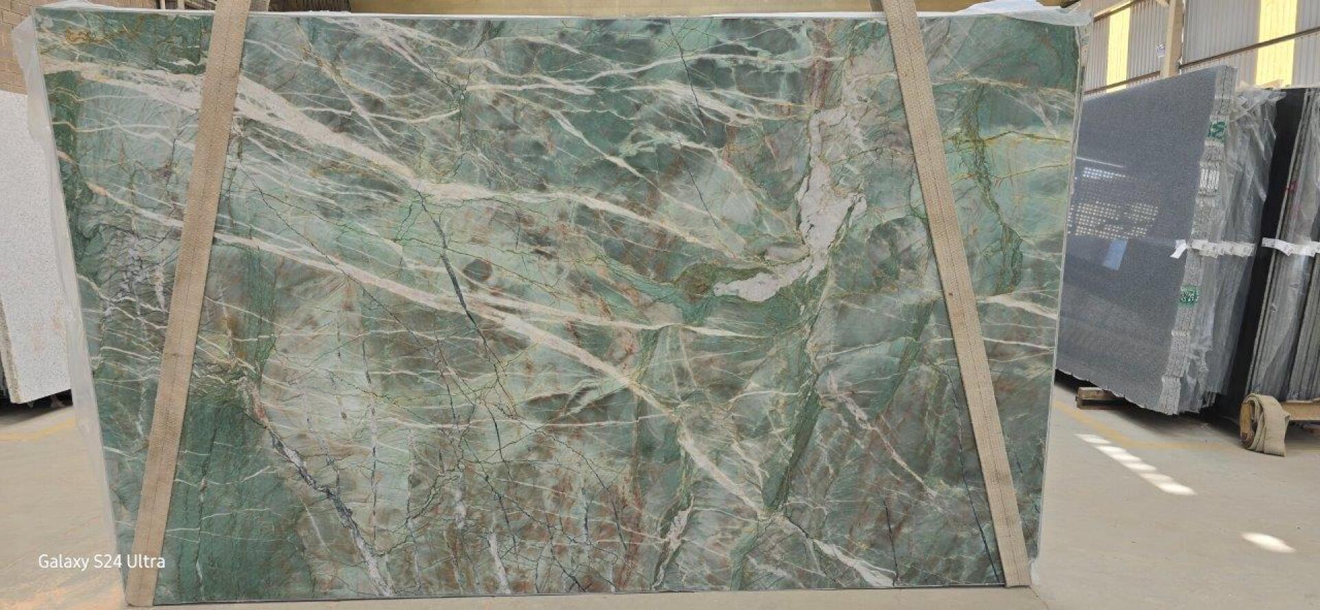 Diamante Verde Slab