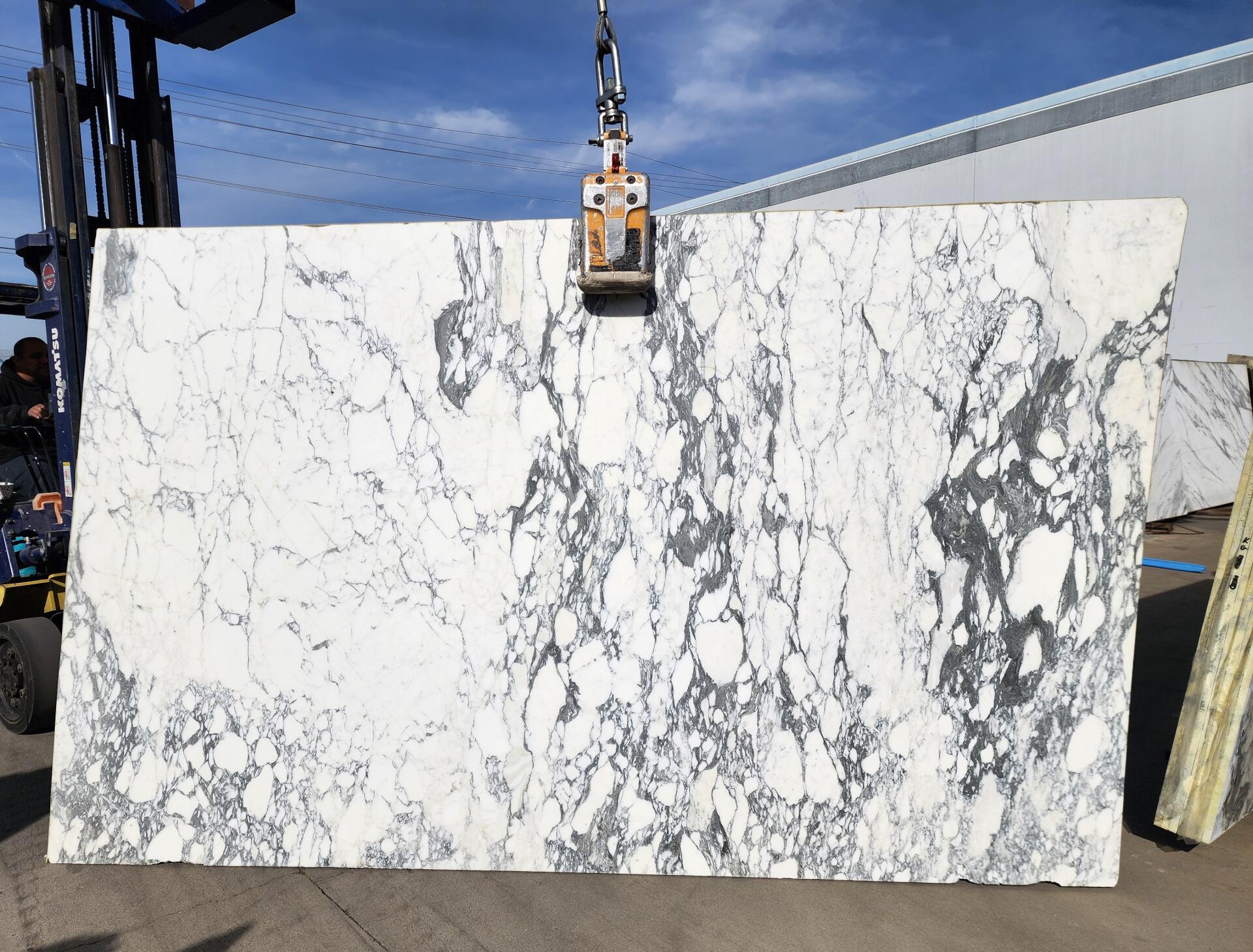 Arabescato Corchia Honed 2cm Slab