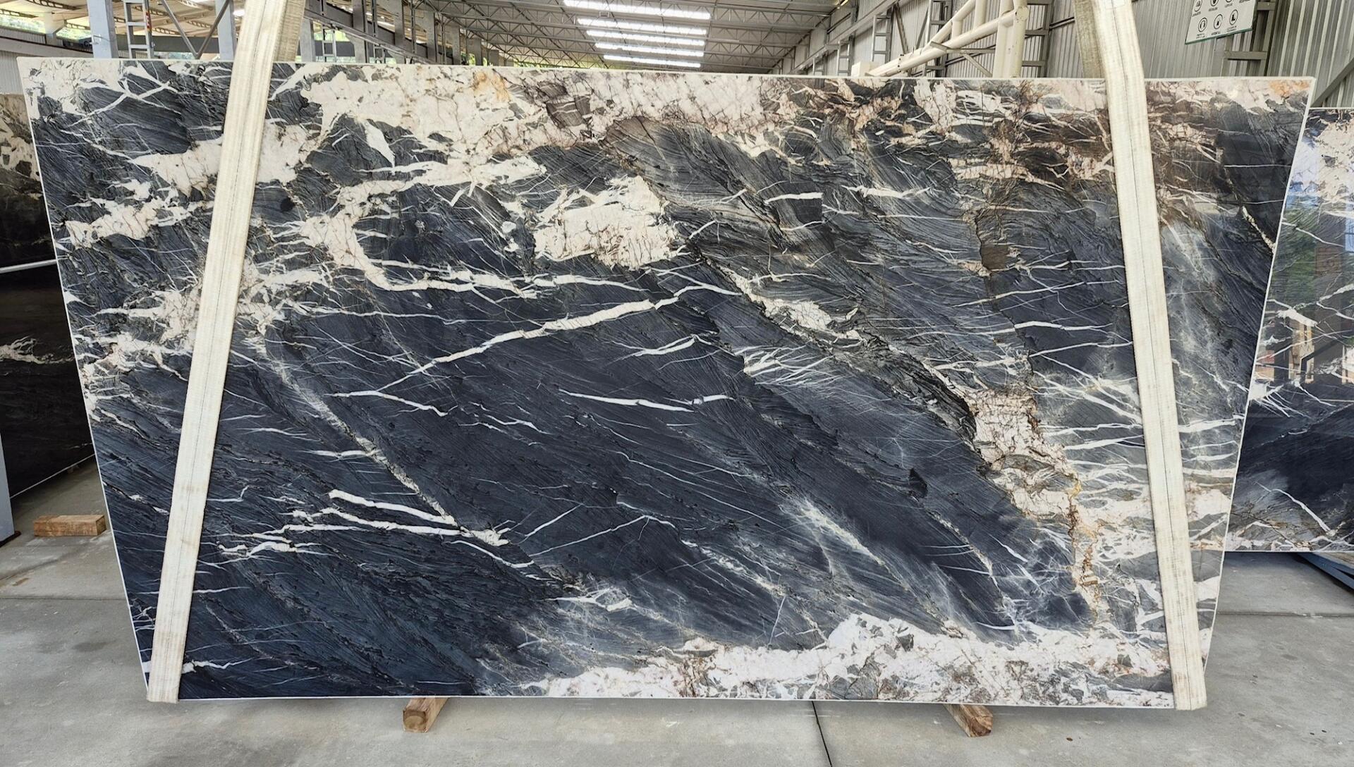 Vitara Crystal Slab