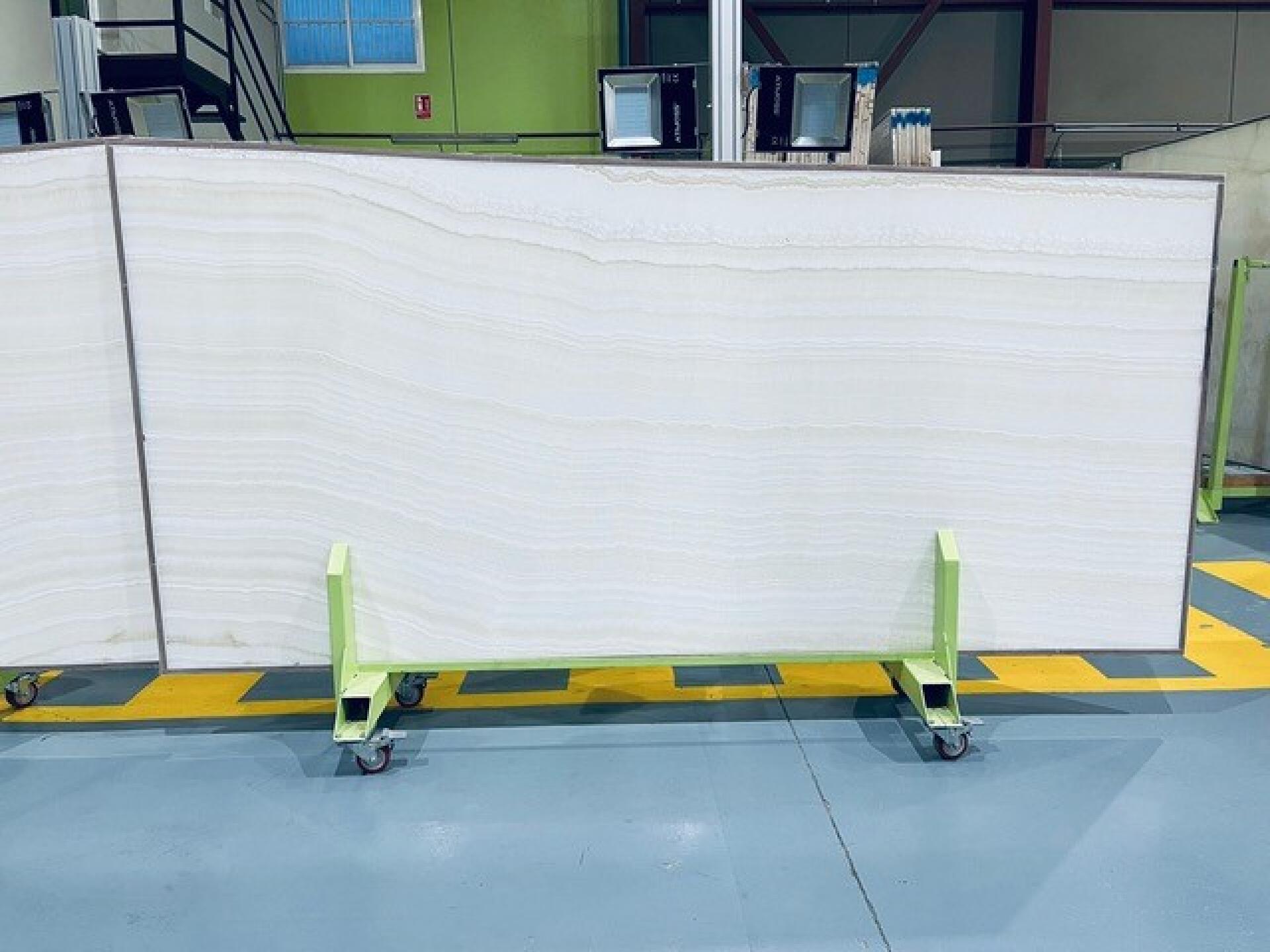 Ivory Onyx Polished 2cm Slab