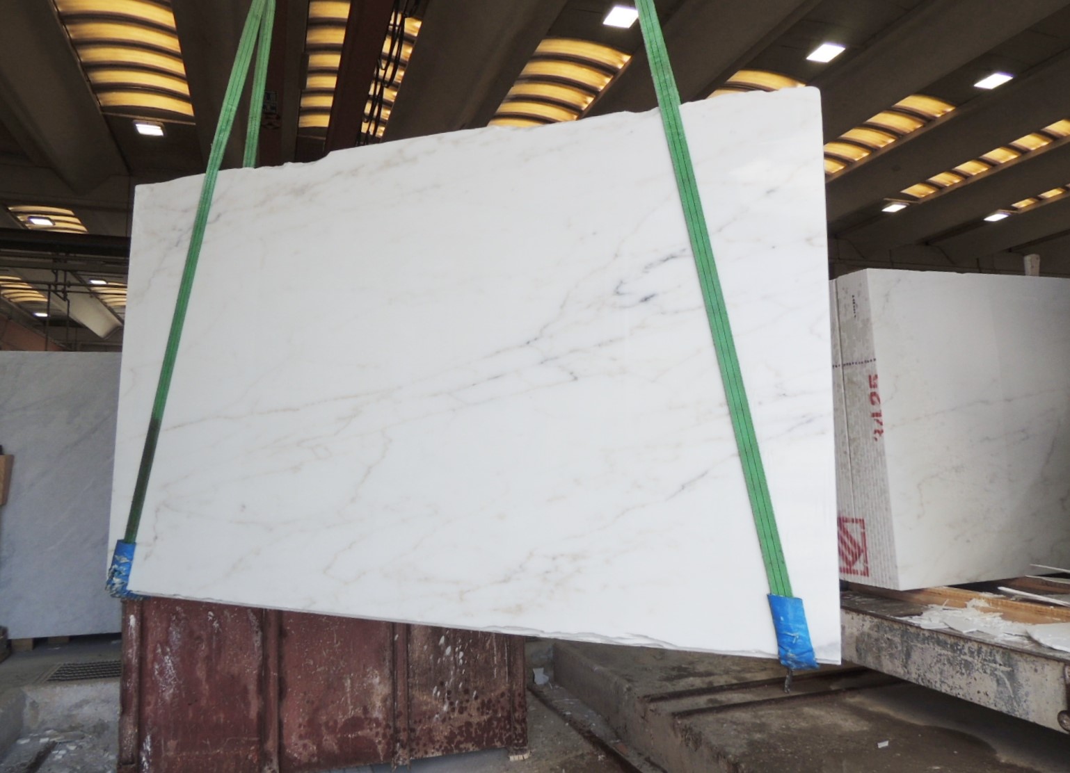 Calacatta Colorado Polished 2cm Slab