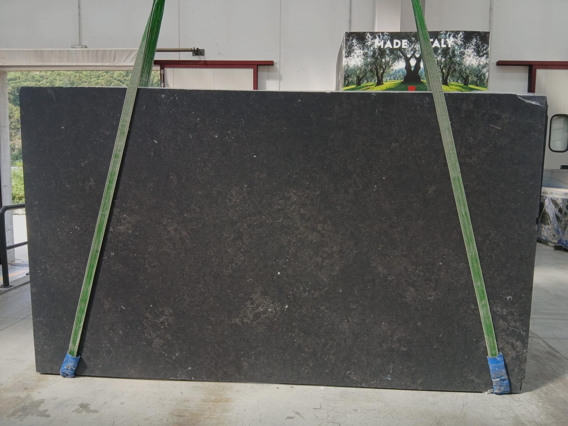 Petit Granit Slab