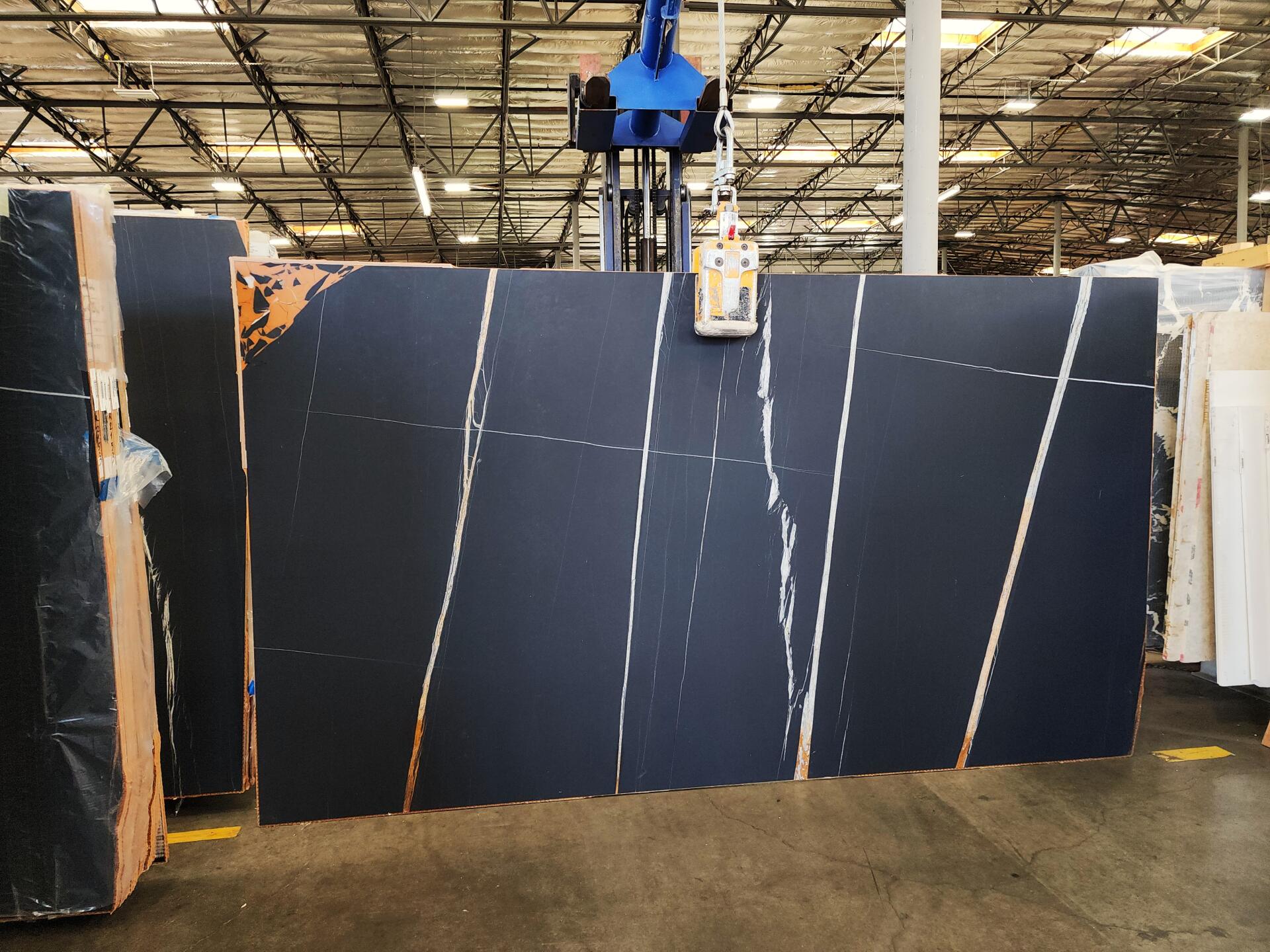 Sahara Noir Honed 2cm Slab