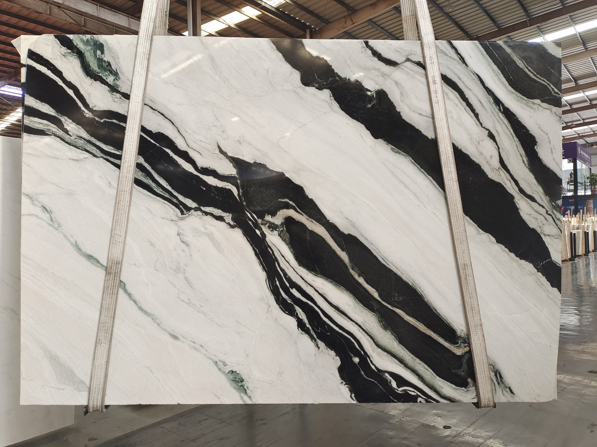 Panda White Extra 2cm Slab