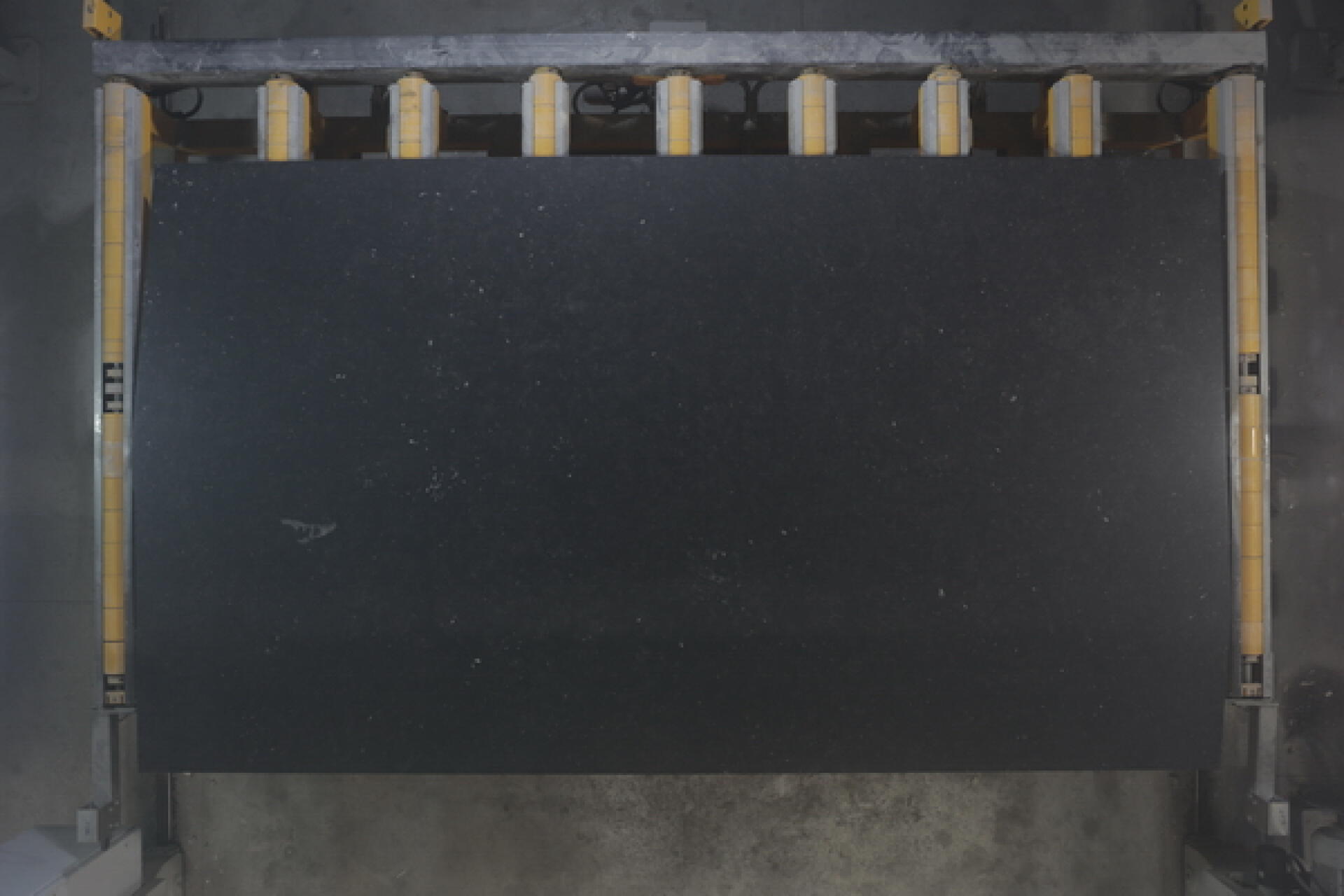 Petit Granit Leather 2cm Slab