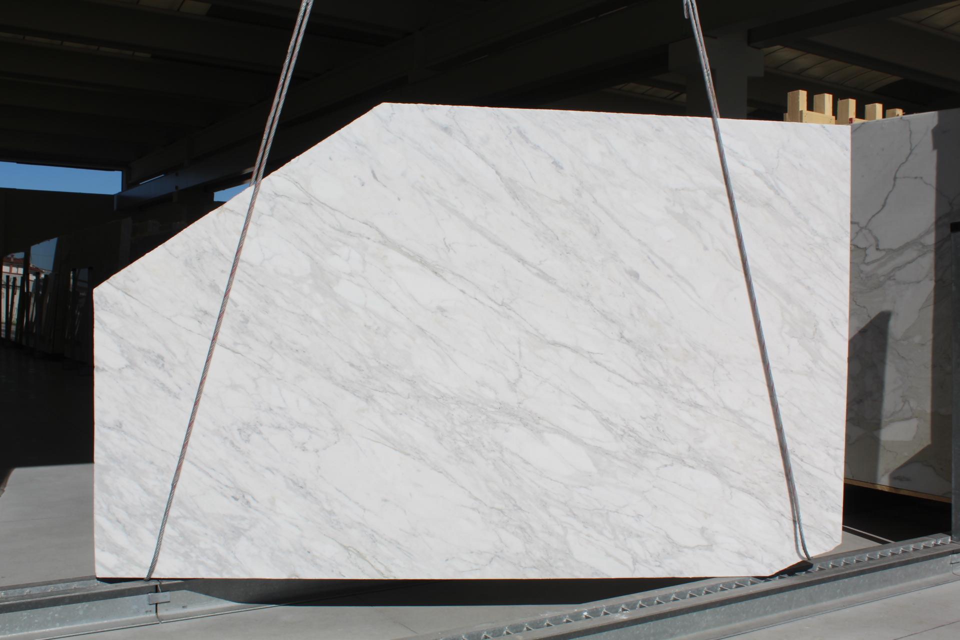 Calacatta Gold Premium Polished 2cm Slab