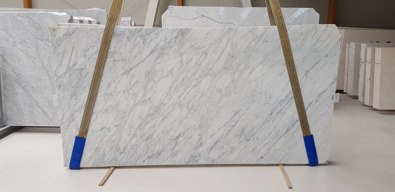 Calacatta Caldia Polished/Honed 2cm Slab