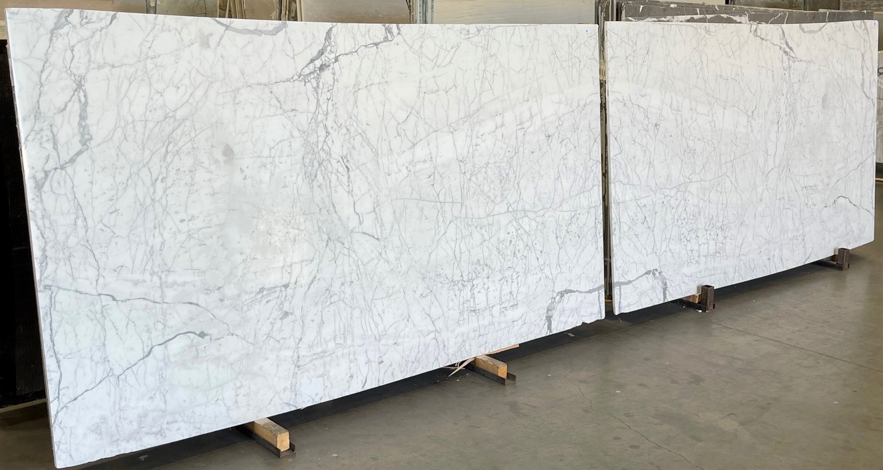 Statuary Extra Polished 2cm Slab