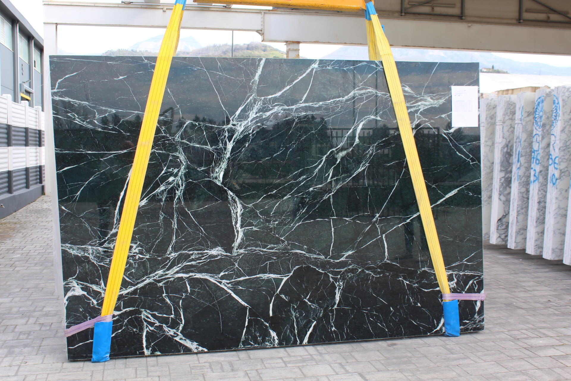 Verde alpi slabs