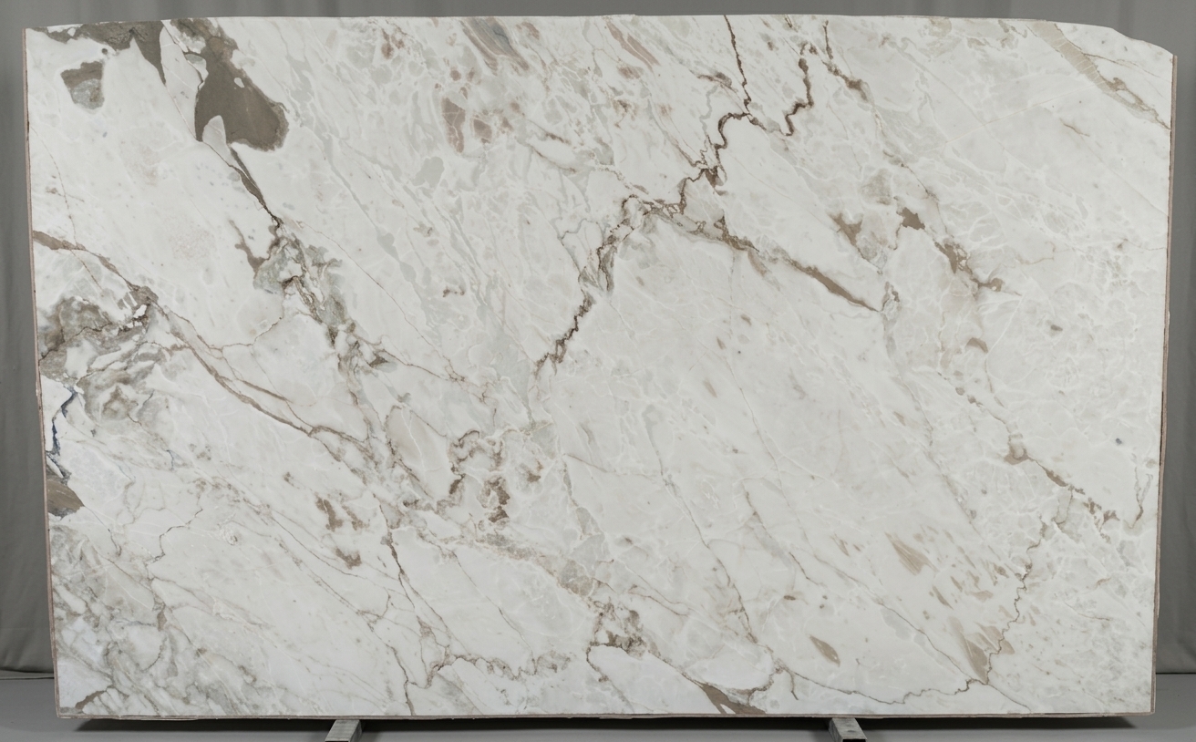 Calacatta namibia countertop.